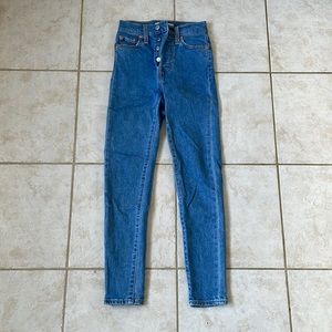 Levi skinny jeans